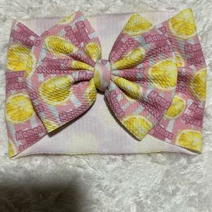 Lemon bow